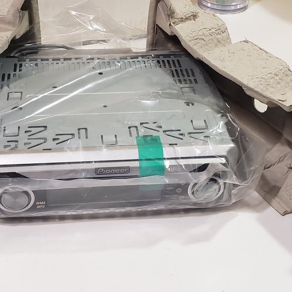 Stereo - Picture 6 of 13